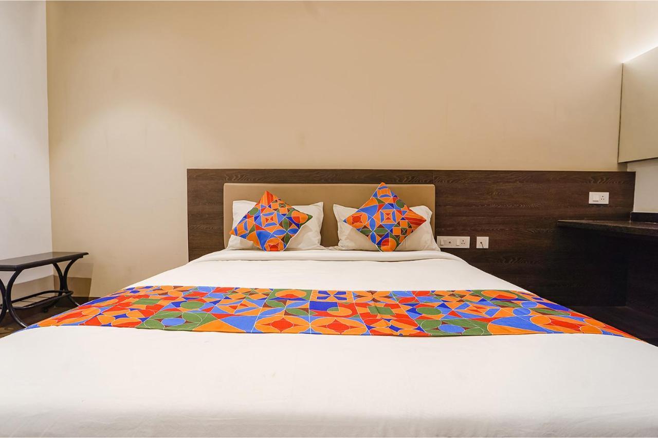 Fabhotel Karpagam - 900M From Nehru Stadium Kójamputtúr Exteriér fotografie