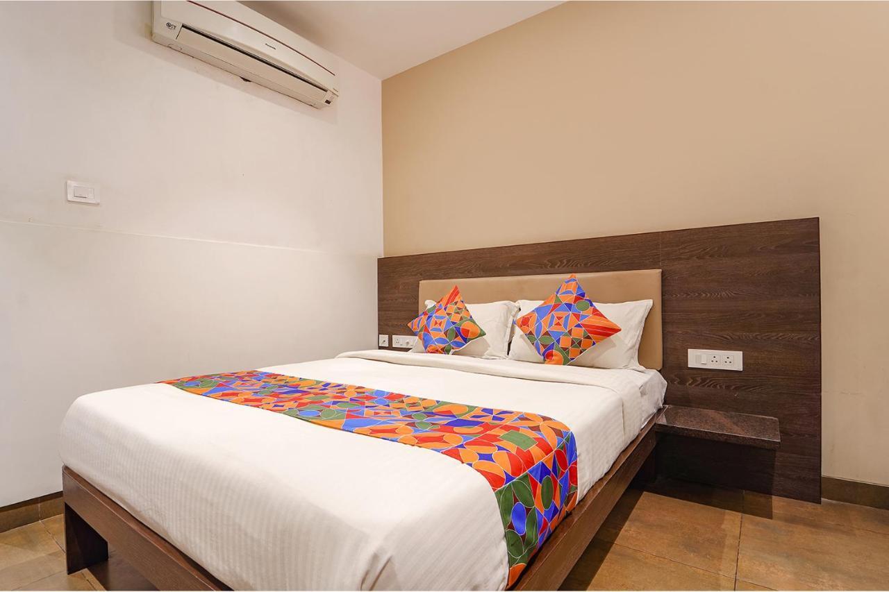 Fabhotel Karpagam - 900M From Nehru Stadium Kójamputtúr Exteriér fotografie
